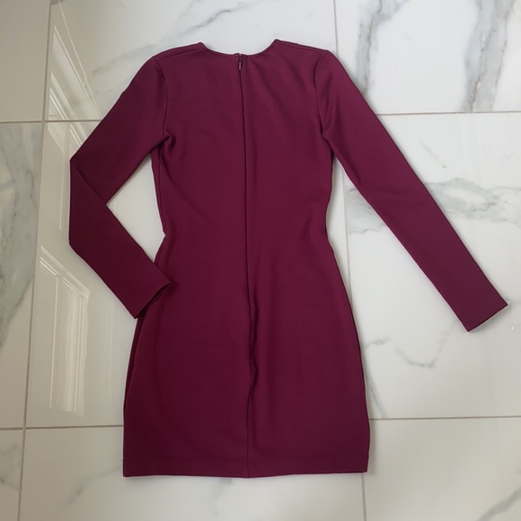 Babaton Leo V Neck Bodycon Long sleeve Dress - Picture 2 of 2